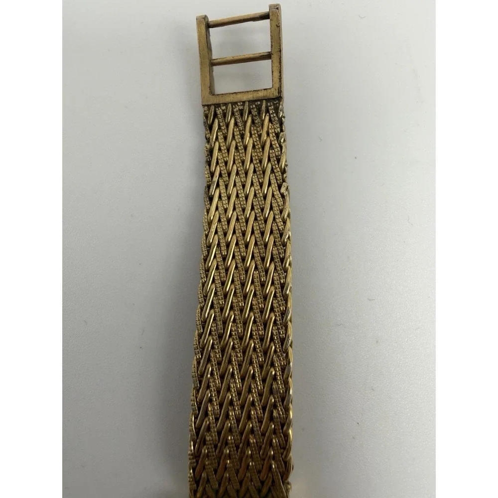 Croton‎ Vintage Ladies Watch Swiss Made New Battery 18MM 5.75